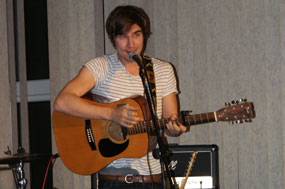 Josh Thorner playing live at Mardons